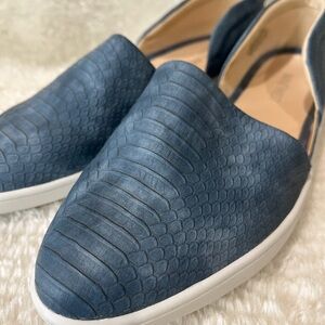 NINE WEST WOMEN’s FAUX SNAKE SKIN CUT OUT SNEAKERS